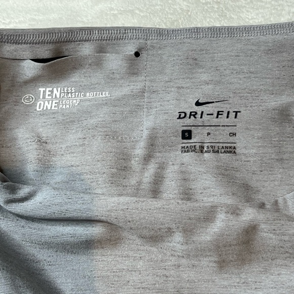 Gray Nike Dri-Fit Athletic Leggings Size Small - Picture 5 of 5